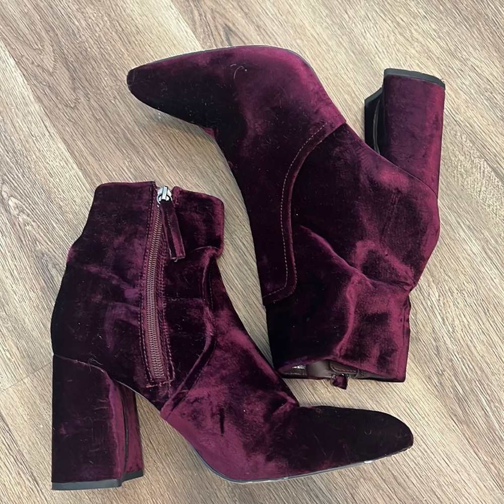 Steve Madden Jaque velvet ankle boots